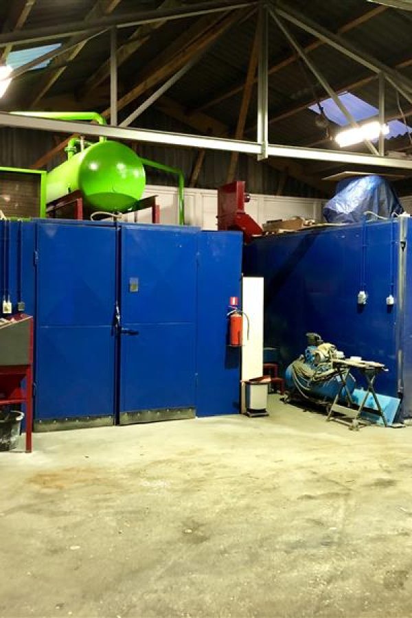 Straalmachines bij het bedrijf